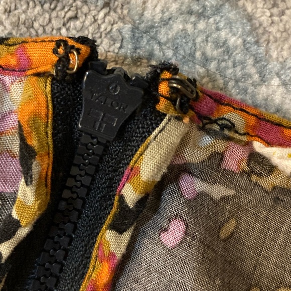 C01 Fossil Womens Shorts Romper with Pockets Abstract Art Floral Knit Sz Small - Picture 5 of 10